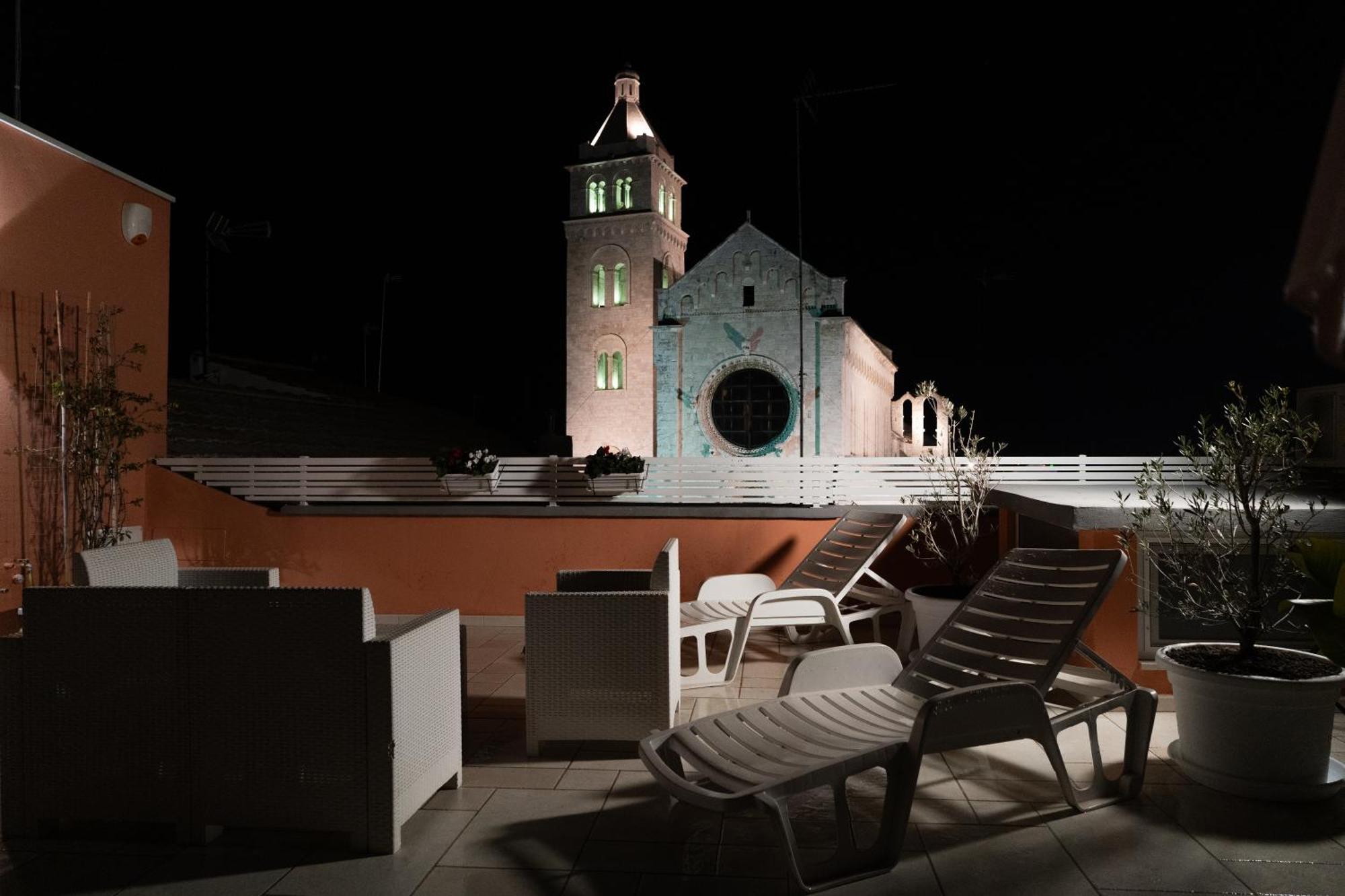 Duomo Guest House Барлетта Экстерьер фото